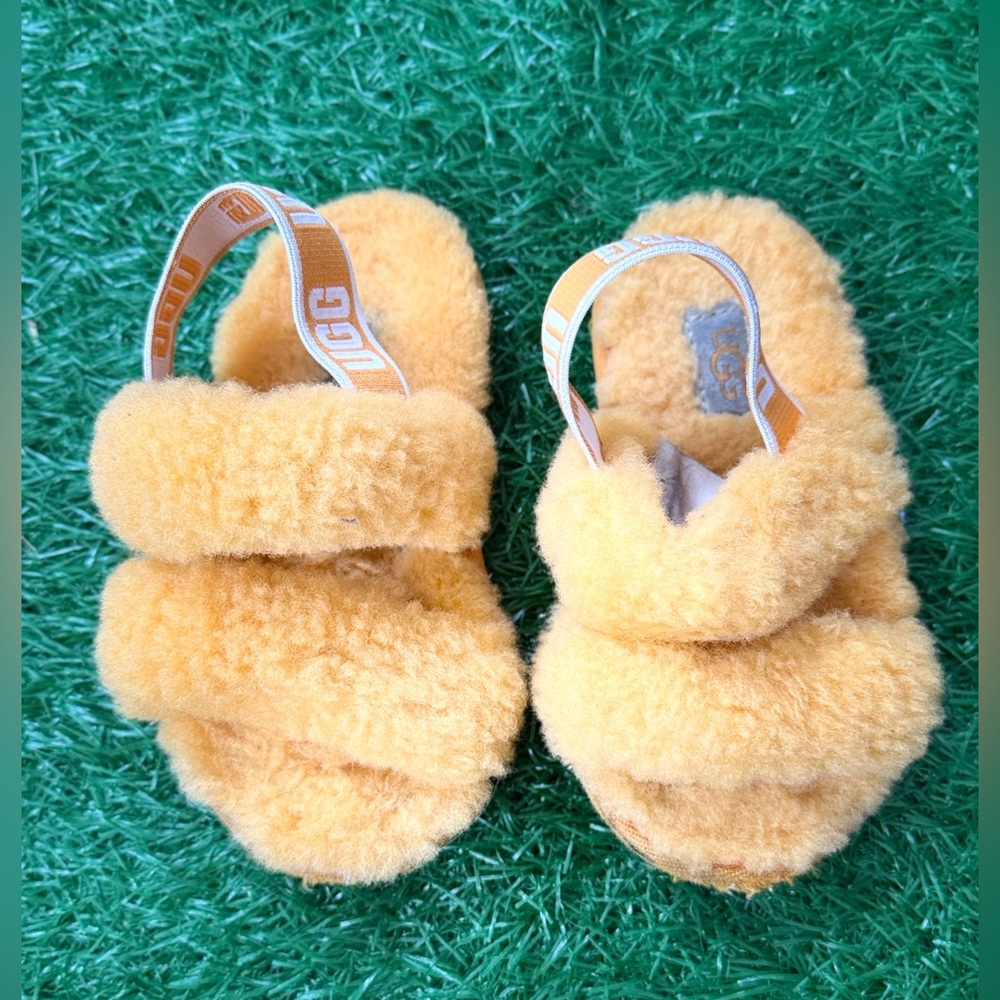 UGG Kids Fluffy Yellow Sandals size 8.5